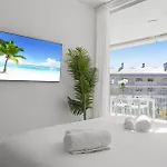 Vivi Homes - Dior Pool, Terrace & Sea View * Fuengirola