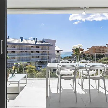 Vivi Homes - Dior Pool, Terrace & Sea View Lejlighed Fuengirola