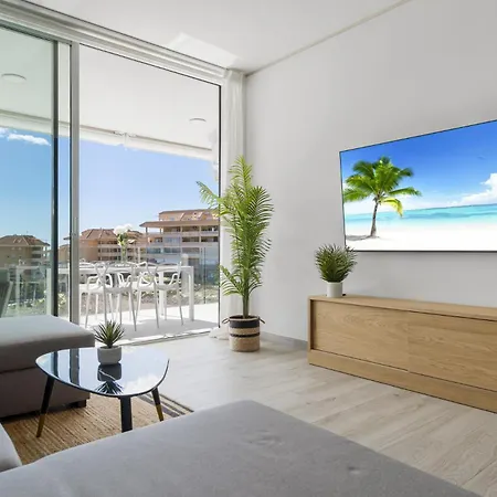 Vivi Homes - Dior Pool, Terrace & Sea View Lejlighed *