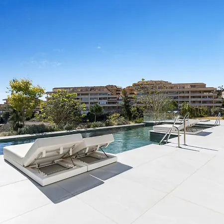 Vivi Homes - Dior Pool, Terrace & Sea View Lejlighed