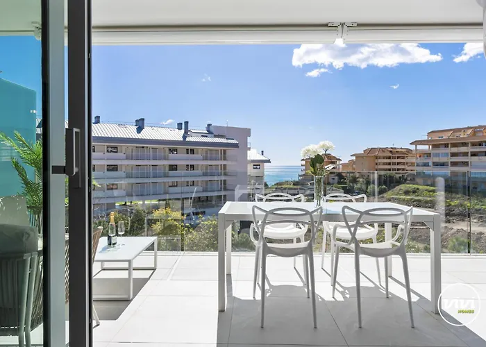 Vivi Homes - Dior Pool, Terrace & Sea View Appartement Fuengirola